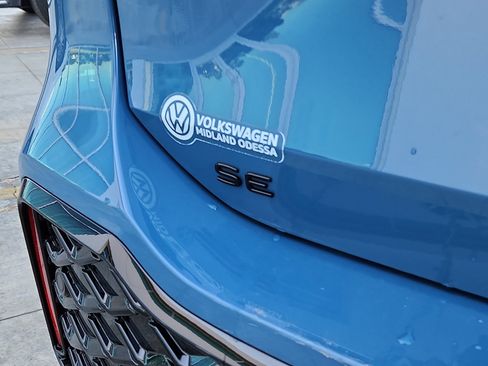 New 2026 Volkswagen Tiguan SE R-Line image 10