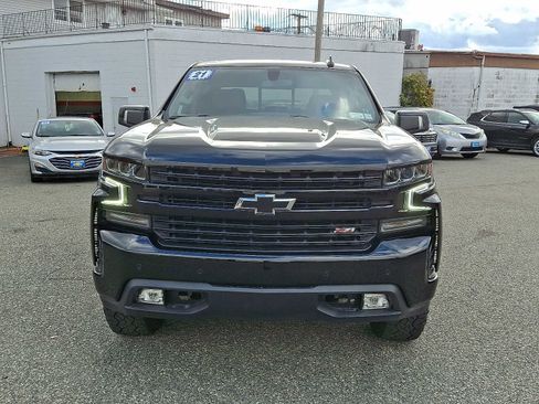 Used 2021 Chevrolet Silverado 1500 LT Trail Boss w/ Convenience Package II image 2