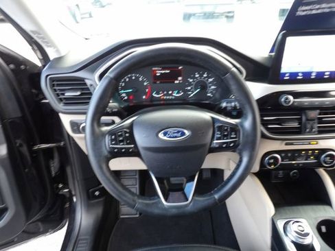 Certified 2021 Ford Escape SE w/ SE Sport Appearance Package image 19