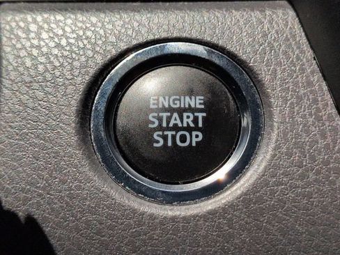 Used 2022 Toyota Camry XSE FWD image 30