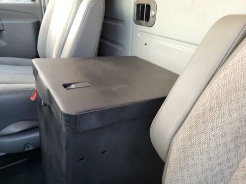 Used 2017 GMC Savana 2500 image 23