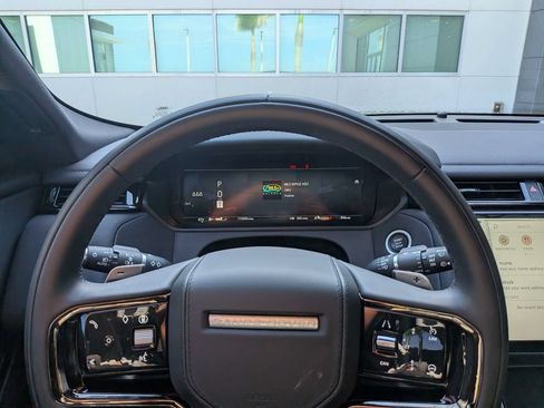 Certified 2026 Land Rover Range Rover Velar Dynamic SE AWD/4WD image 33