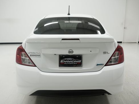 Used 2015 Nissan Versa FWD image 3