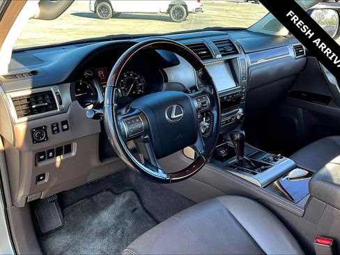 Used 2018 Lexus GX 460 image 16