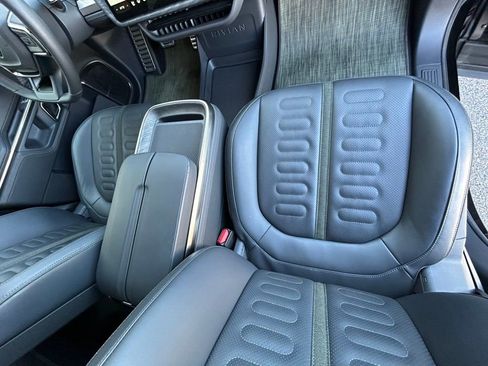 Used 2022 Rivian R1T Adventure image 38