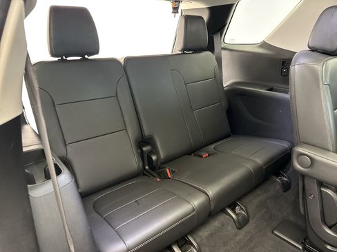 Used 2020 Chevrolet Traverse LT w/ LT Premium Package image 19