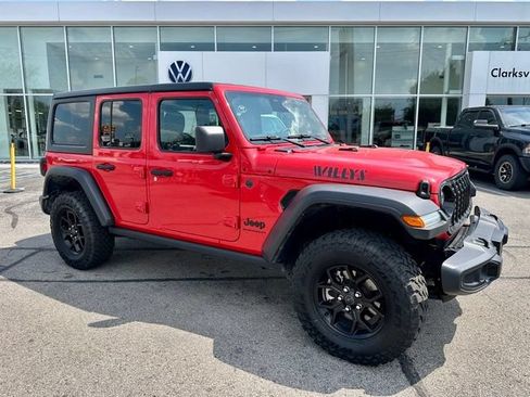 Used 2025 Jeep Wrangler Unlimited Sport AWD/4WD image 1