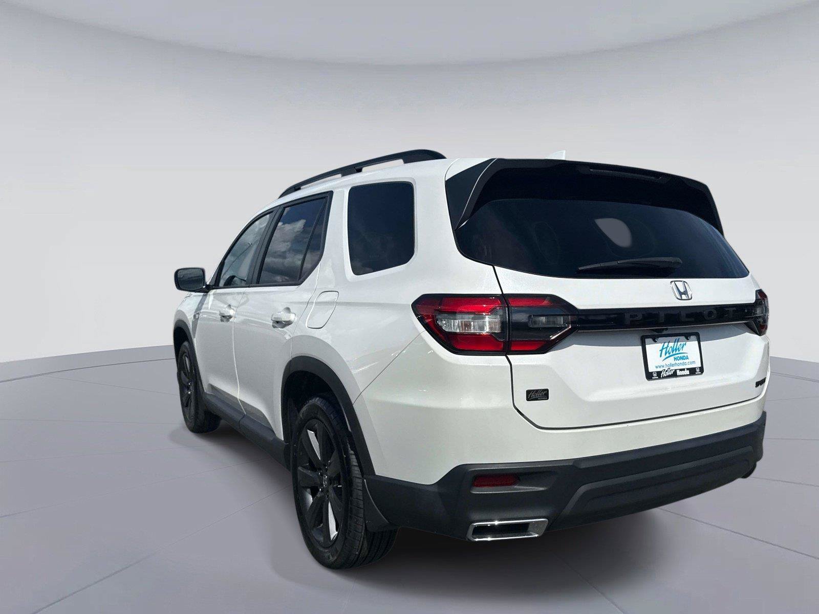 Certified 2025 Honda Pilot Sport image 6