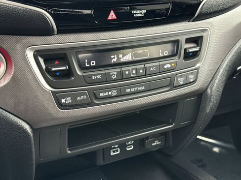 Used 2024 Honda Ridgeline Sport image 25