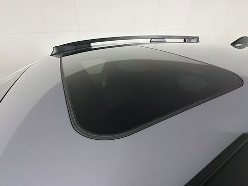 Used 2025 Subaru Crosstrek 2.0i Premium image 15