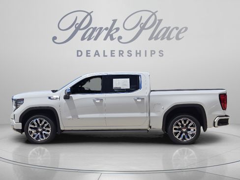 Used 2023 GMC Sierra 1500 Denali w/ Denali Reserve Package RWD image 2