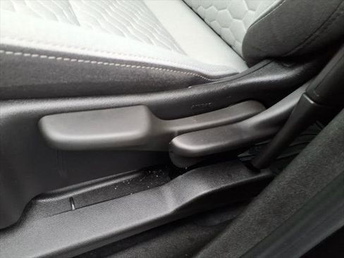 Used 2020 Chevrolet Equinox LS AWD/4WD image 12