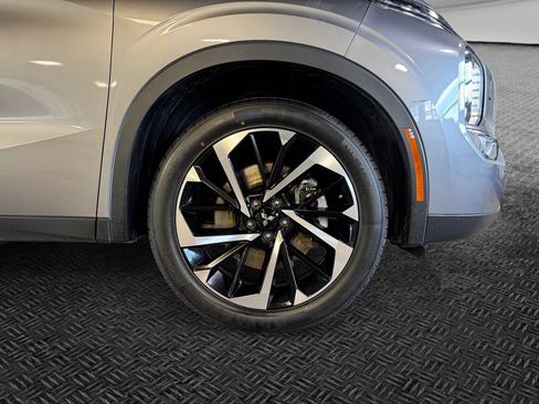 Used 2022 Mitsubishi Outlander SE AWD/4WD image 11
