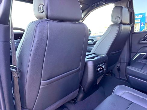Used 2025 GMC Yukon Denali image 21