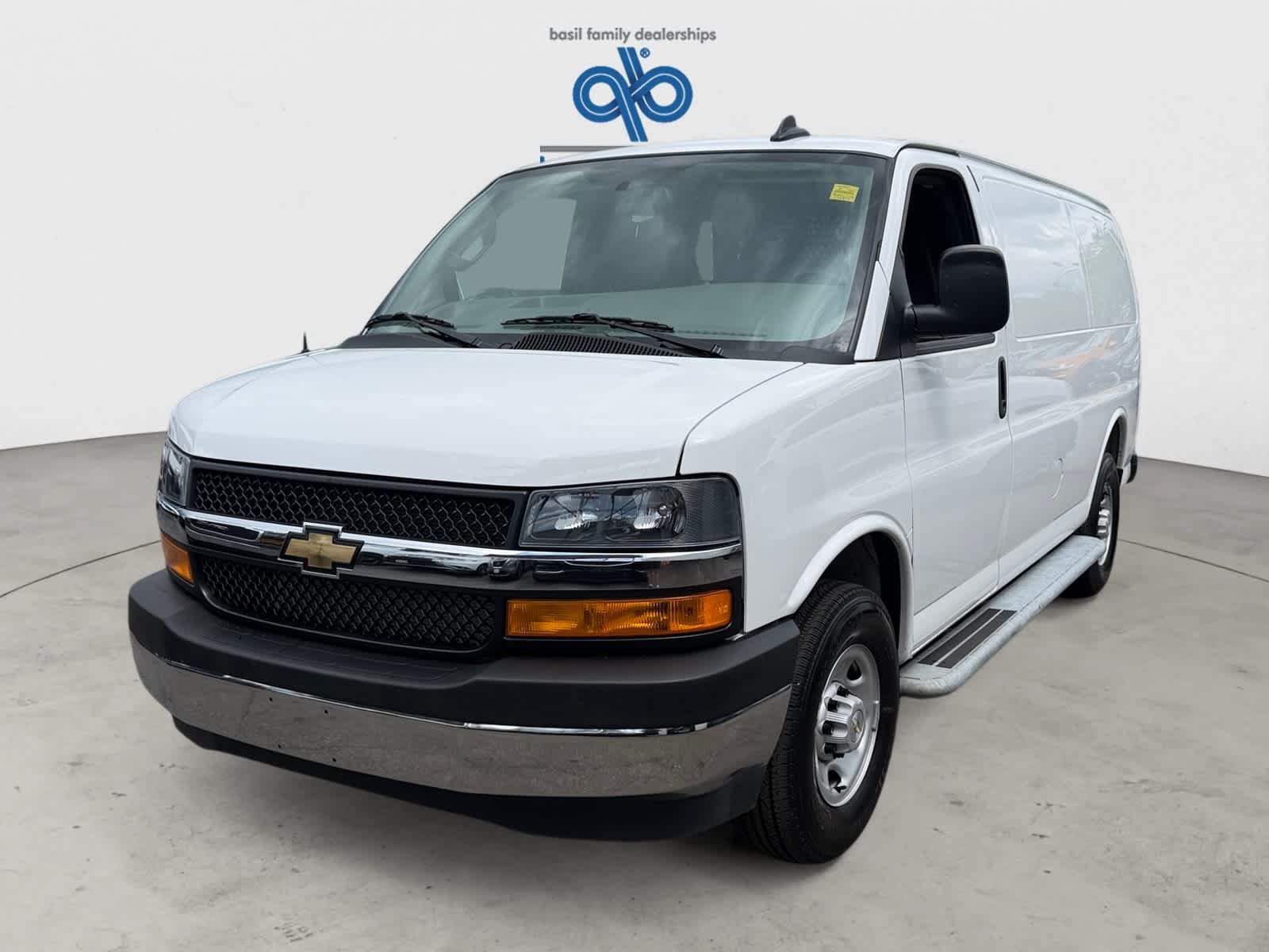 Used 2025 Chevrolet Express 2500 w/ Driver Convenience Package RWD image 2