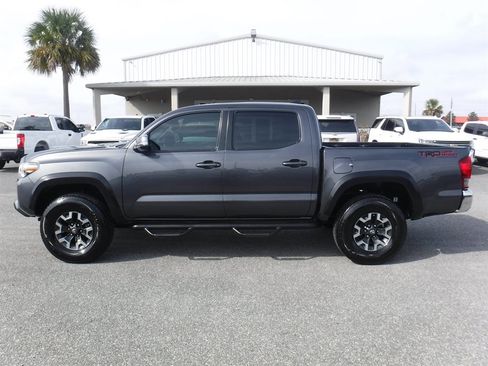 Used 2017 Toyota Tacoma TRD Off-Road image 1
