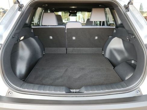 Used 2024 Toyota Corolla Cross SE image 19