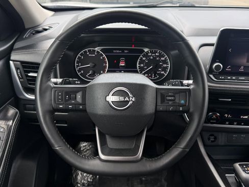 Used 2025 Nissan Rogue SV AWD/4WD image 31