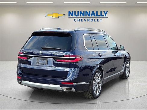 Used 2025 BMW X7 xDrive40i w/ Executive Package image 5
