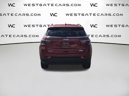 Used 2025 Jeep Compass Latitude AWD/4WD image 8