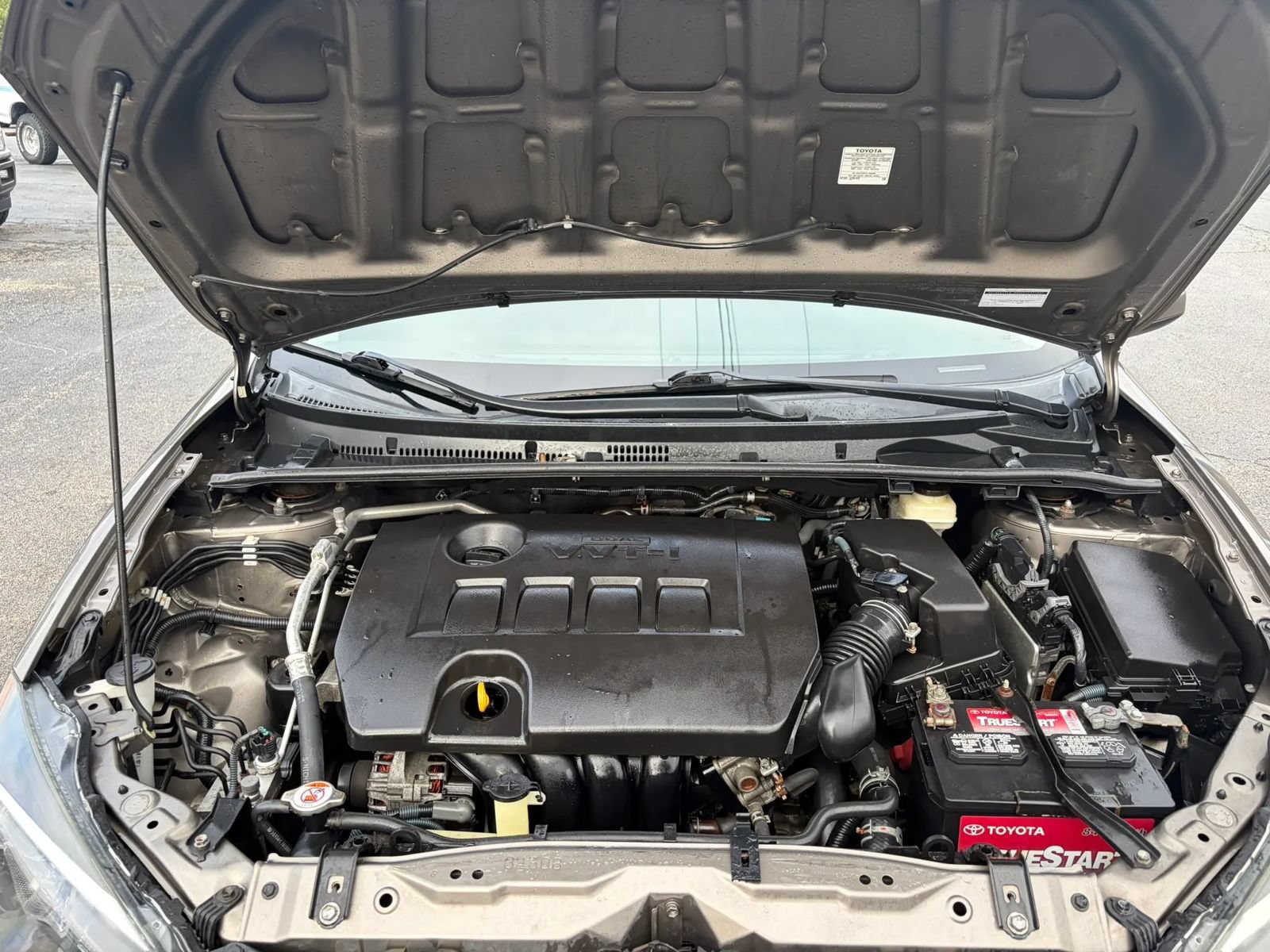 Used 2017 Toyota Corolla LE FWD image 9