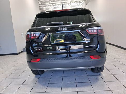 Used 2024 Jeep Compass Limited AWD/4WD image 7