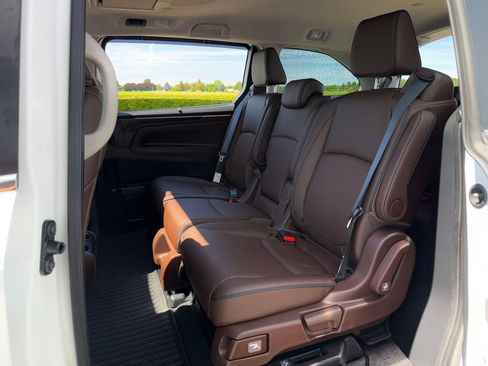 Used 2025 Honda Odyssey Touring image 25