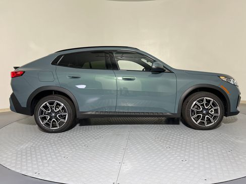 Used 2025 BMW X2 xDrive28i w/ Premium Package image 8