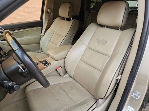 Used 2014 Jeep Grand Cherokee Overland w/ Advanced Technology Group image 10