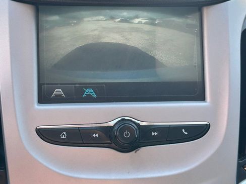 Used 2018 Chevrolet Cruze LS image 15