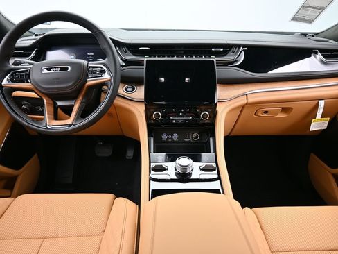 New 2025 Jeep Grand Cherokee Summit image 38