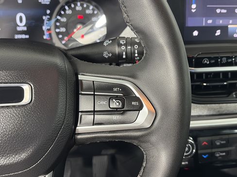 Used 2023 Jeep Compass Latitude AWD/4WD image 28