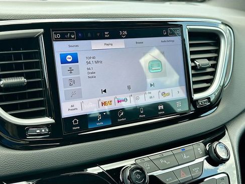 New 2025 Chrysler Voyager LX image 9