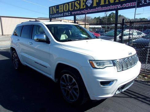 Used 2017 Jeep Grand Cherokee Overland image 6