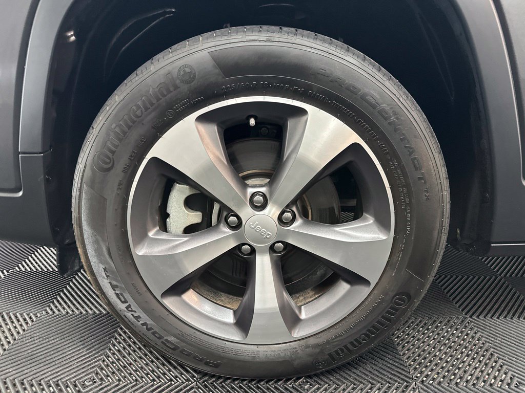 Used 2022 Jeep Cherokee Limited AWD/4WD image 39