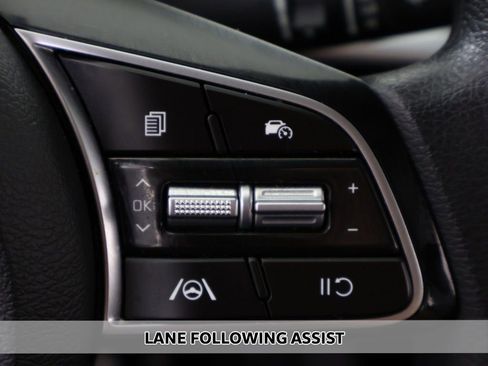 Used 2024 Kia Forte LXS w/ LXS Technology Package FWD image 3