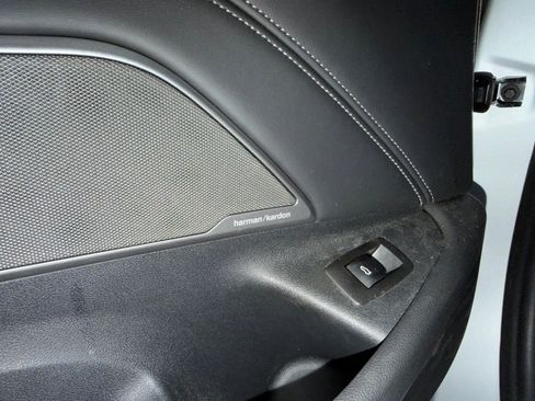 Used 2019 BMW 540i xDrive w/ Premium Package image 12