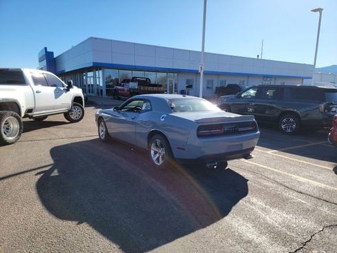 Used 2022 Dodge Challenger SXT image 7