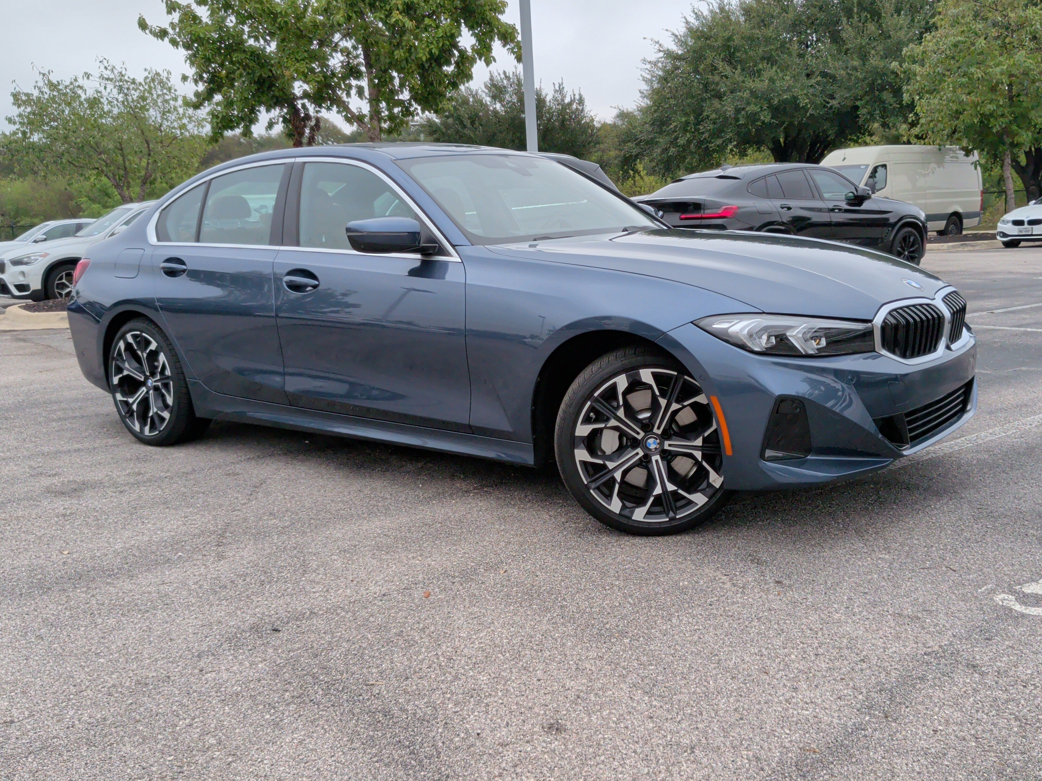 Used 2025 BMW 330i Sedan RWD image 2