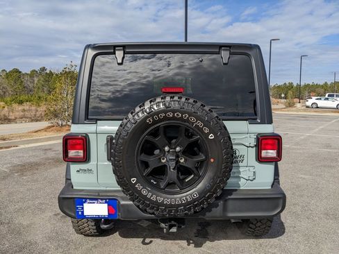 Used 2023 Jeep Wrangler Willys image 15