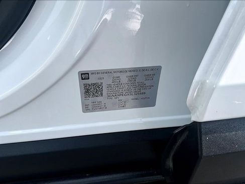 Used 2025 Chevrolet Equinox LT w/ Safety and Technology Package image 18