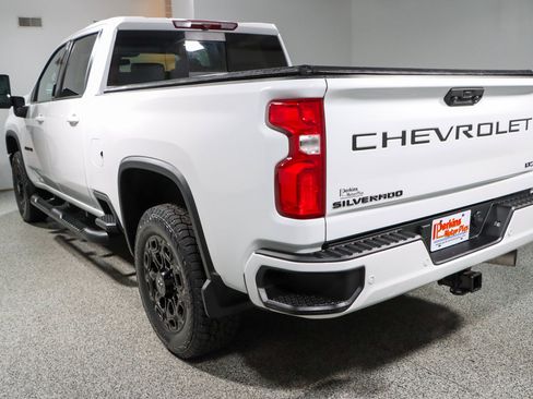 Used 2022 Chevrolet Silverado 2500 LTZ w/ LTZ Plus Package AWD/4WD image 9