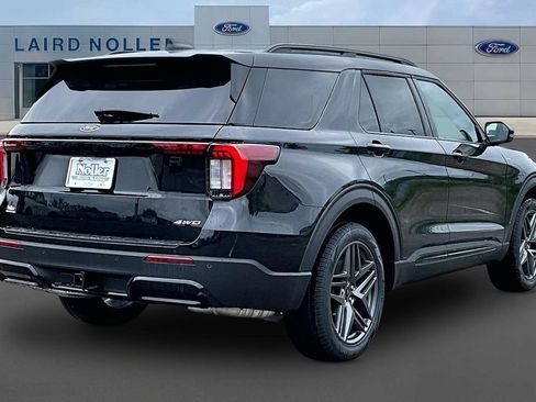 New 2026 Ford Explorer ST-Line w/ ST-Line Street Pack AWD/4WD image 5