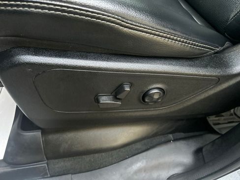 Used 2022 RAM 1500 Laramie AWD/4WD image 13