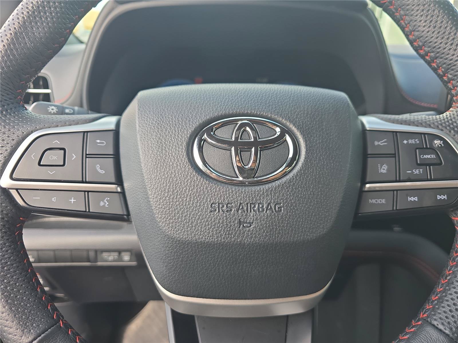 Used 2025 Toyota Sienna XSE w/ XSE Premium Package FWD image 21
