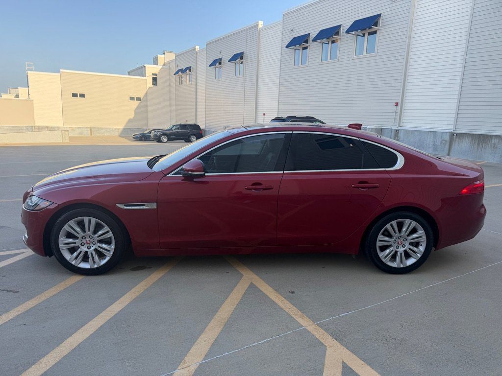 Used 2017 Jaguar XF Premium RWD image 6