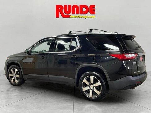 Used 2018 Chevrolet Traverse LT image 2