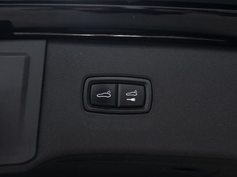 Used 2024 Porsche Cayenne AWD/4WD image 36
