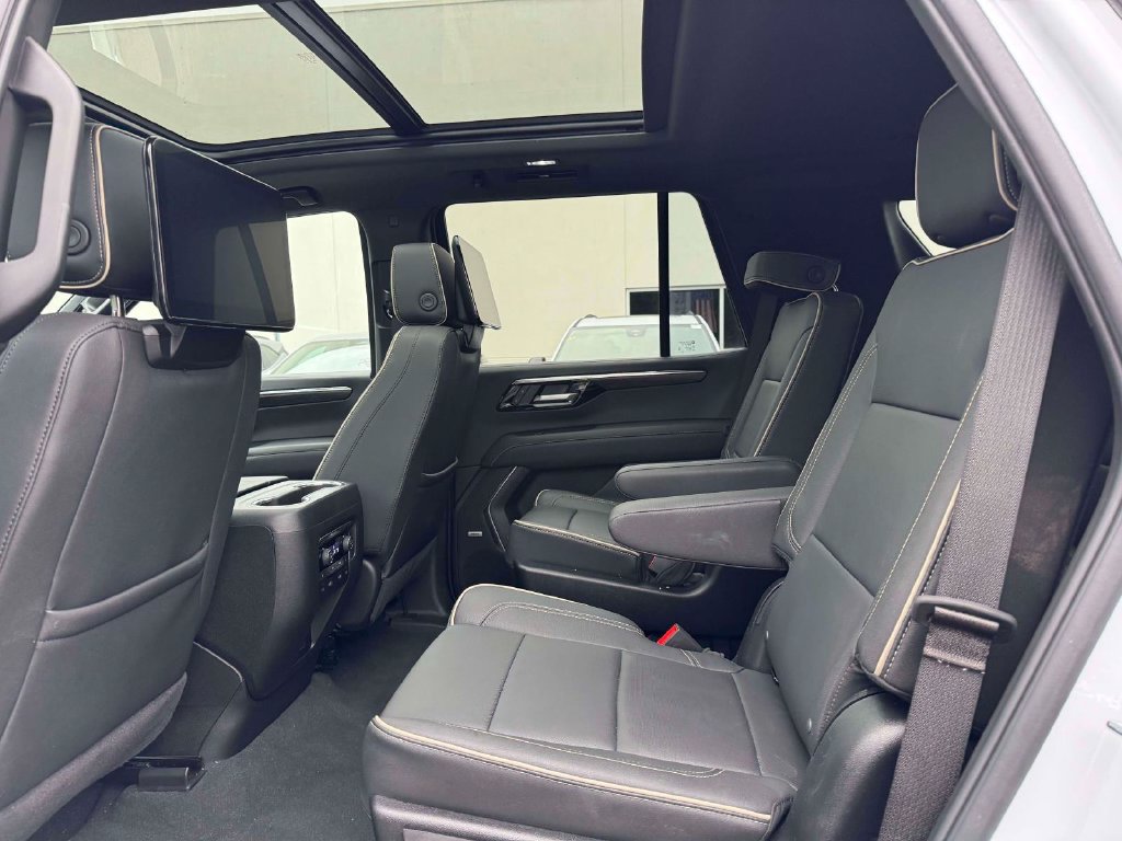 Used 2026 Chevrolet Tahoe Premier AWD/4WD image 13