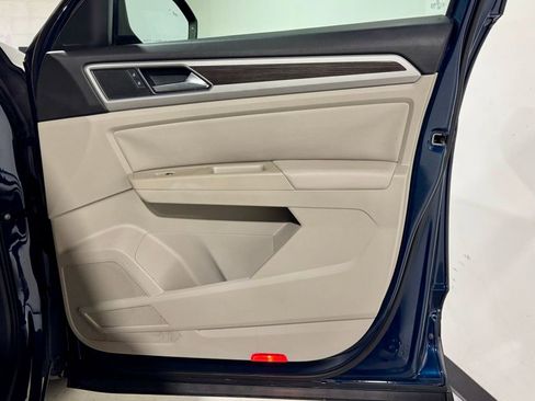 Used 2019 Volkswagen Atlas SE w/ Towing Package image 24